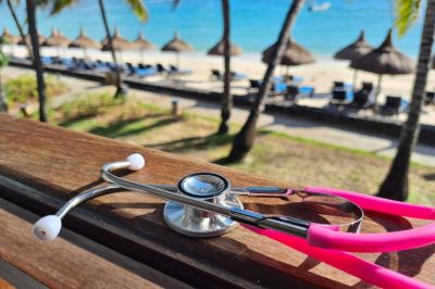 Каждый пятый врач в США брал отпуск в прошлом году продолжительностью меньше недели