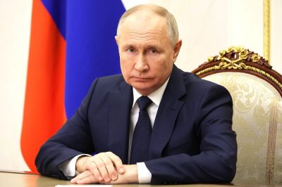 Путин призвал организаторов здравоохранения уделить особое внимание решению кадровых проблем