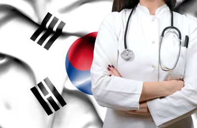 В Корее тысячи врачей уволились в знак протеста против увеличения квот приема в медвузах