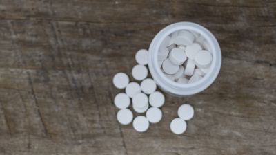 Низкие дозы аспирина не снизили риск смерти от рака у пожилых людей