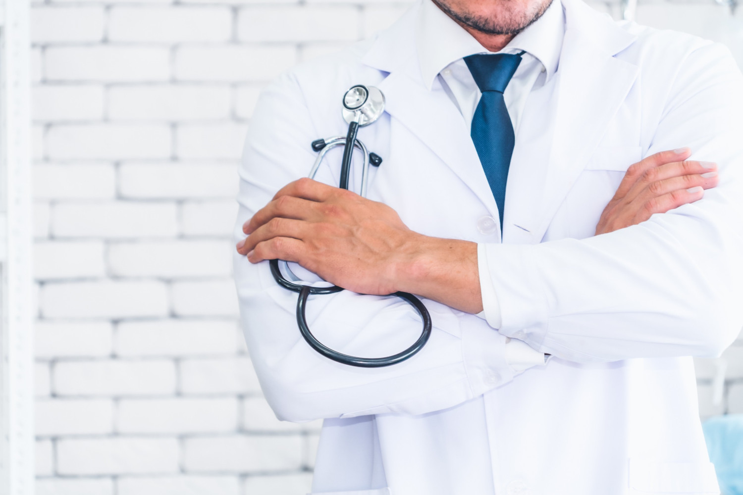 Расписание врачей детской поликлиники 2. Пол 3 врачу. 3д модель доктор в халате. Декоративный наливной пол. Доктор 3д модель.