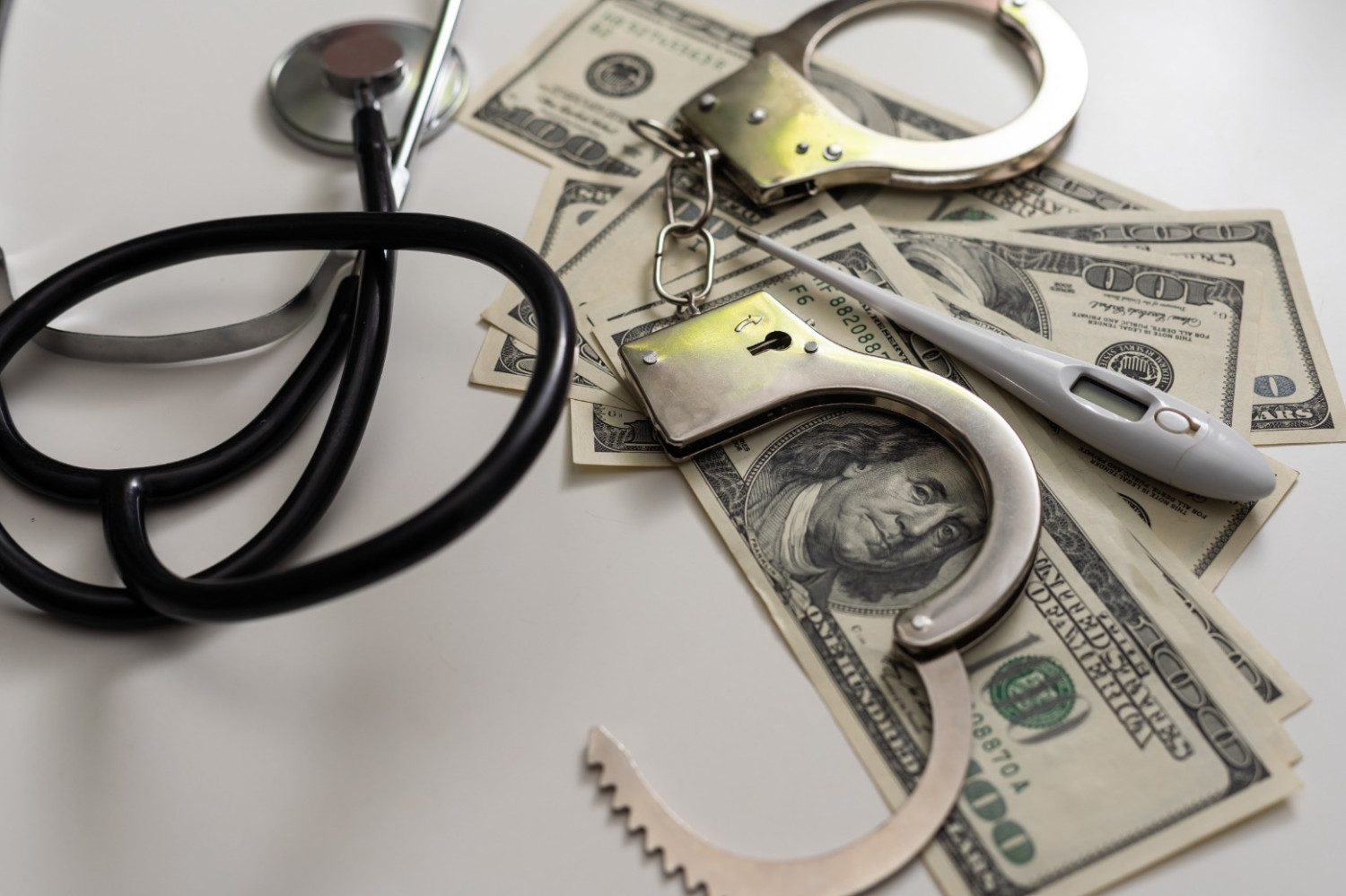 Правительство США намерено вернуть выплаченные мошенникам в медстраховании 3 млрд долларов