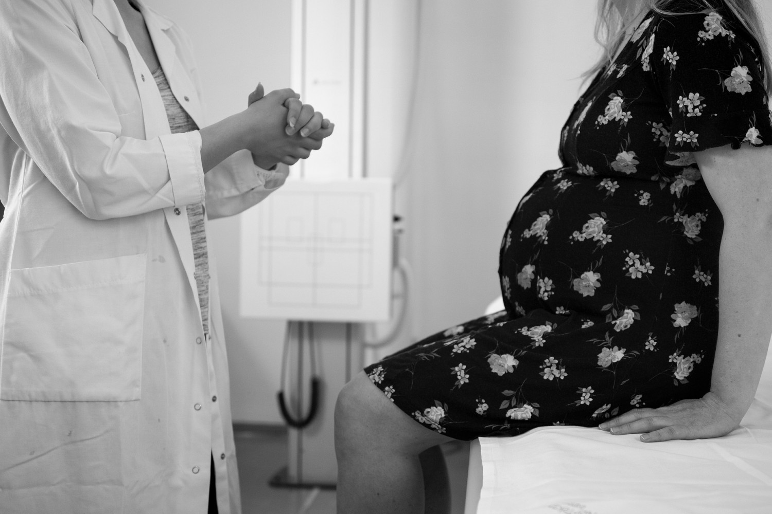 Можно спасти беременность. Будущие мамы больнице. Дородовая помощь. Беременность медицина картинки.
